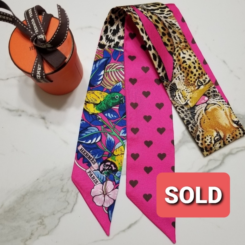 ❌SOLD❌ Hermes Jungle Love Silk Twilly Hearts Pink